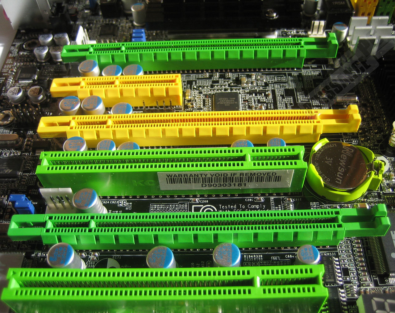 Comparatif cartes mères X58 photo DFI