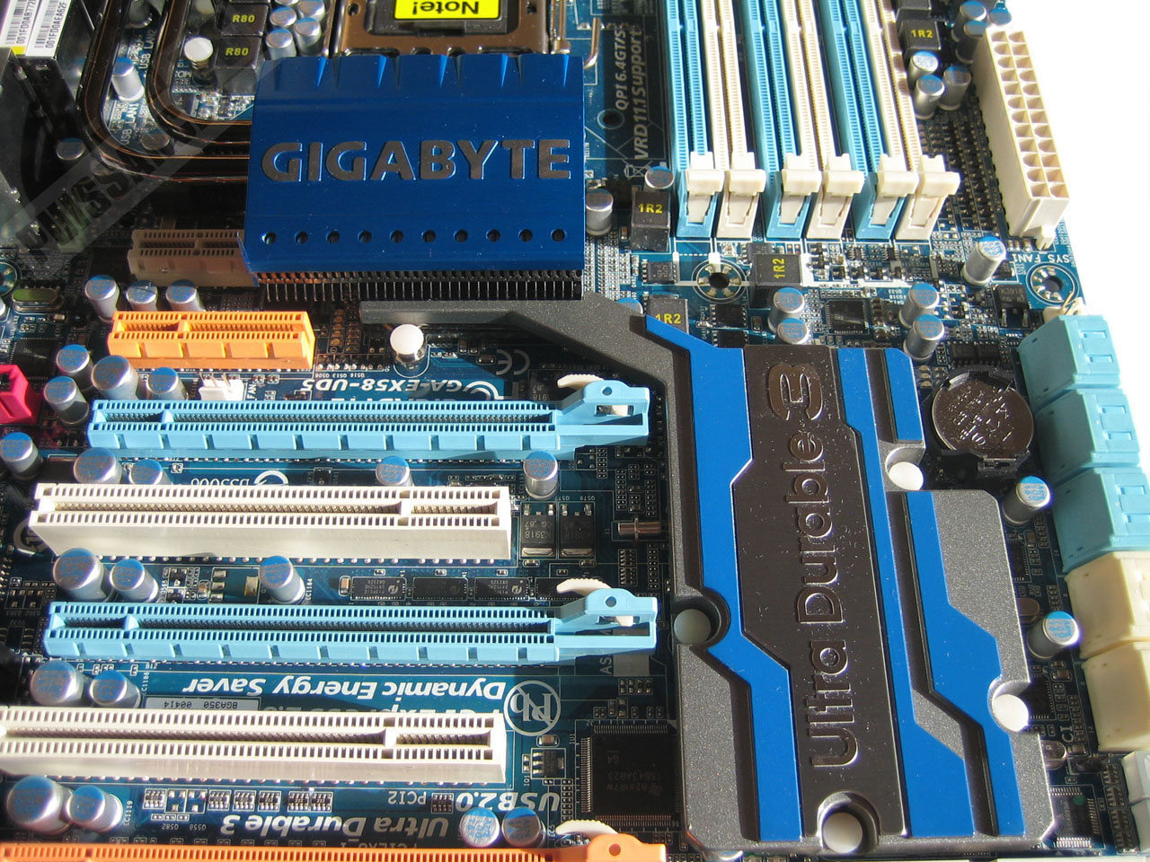 Comparatif cartes mères X58 photo Gigabyte