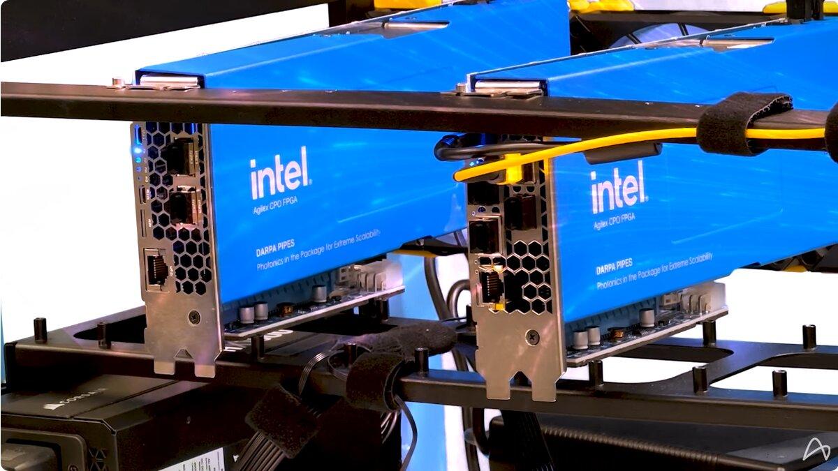 Intel et SK Hynix veulent allumer la lumière des puces photoniques d'ici 2027
