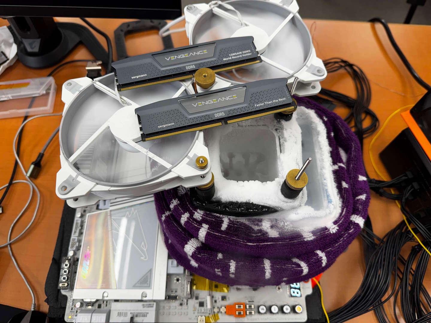 corsair vengeance record ddr5 sergmann azote