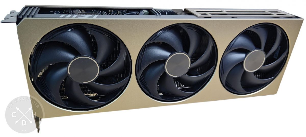 RTX 5070 12g inspire 3x oc / face [cliquer pour agrandir]