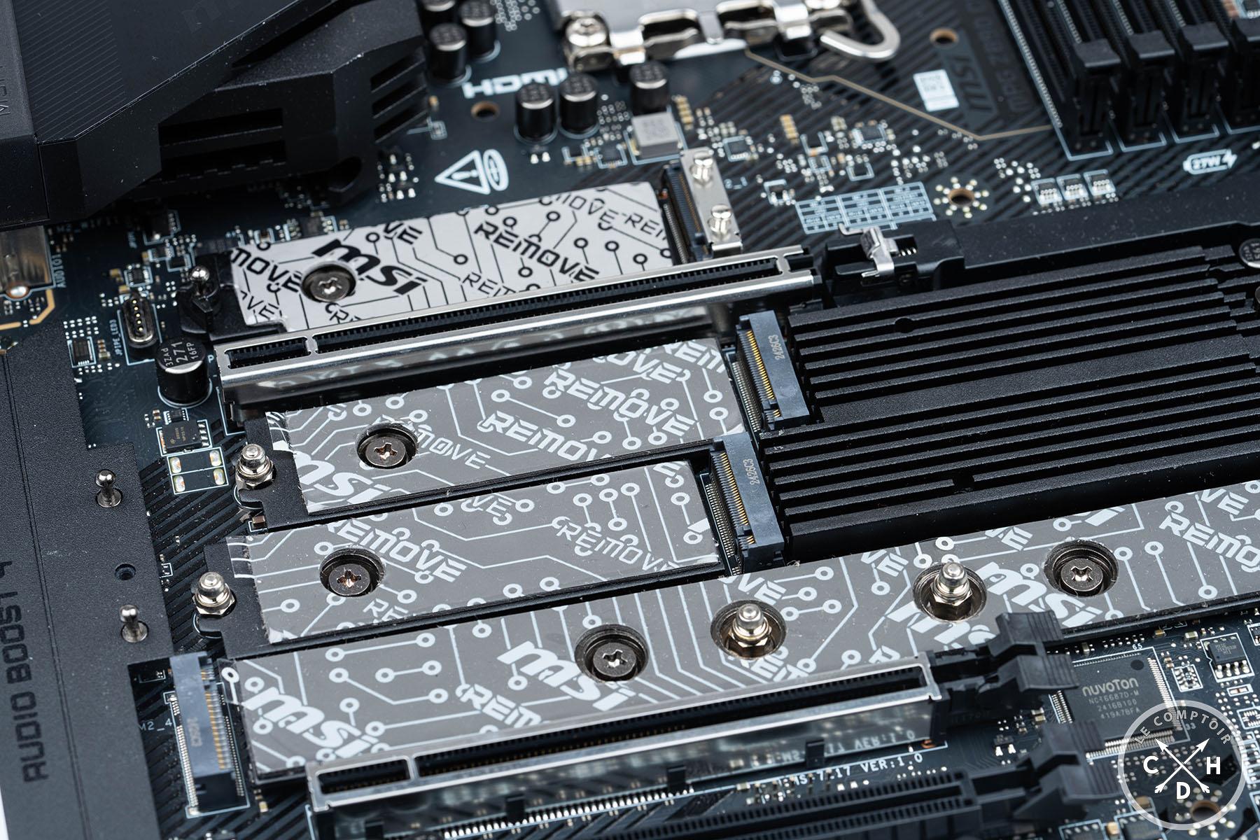 ...puis sans dissipateur mais avec 4 slots M.2.