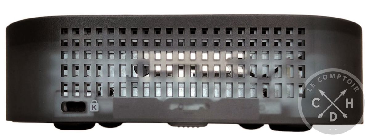 NUC14 de l'un des deux côtés, similaires [cliquer pour agrandir]