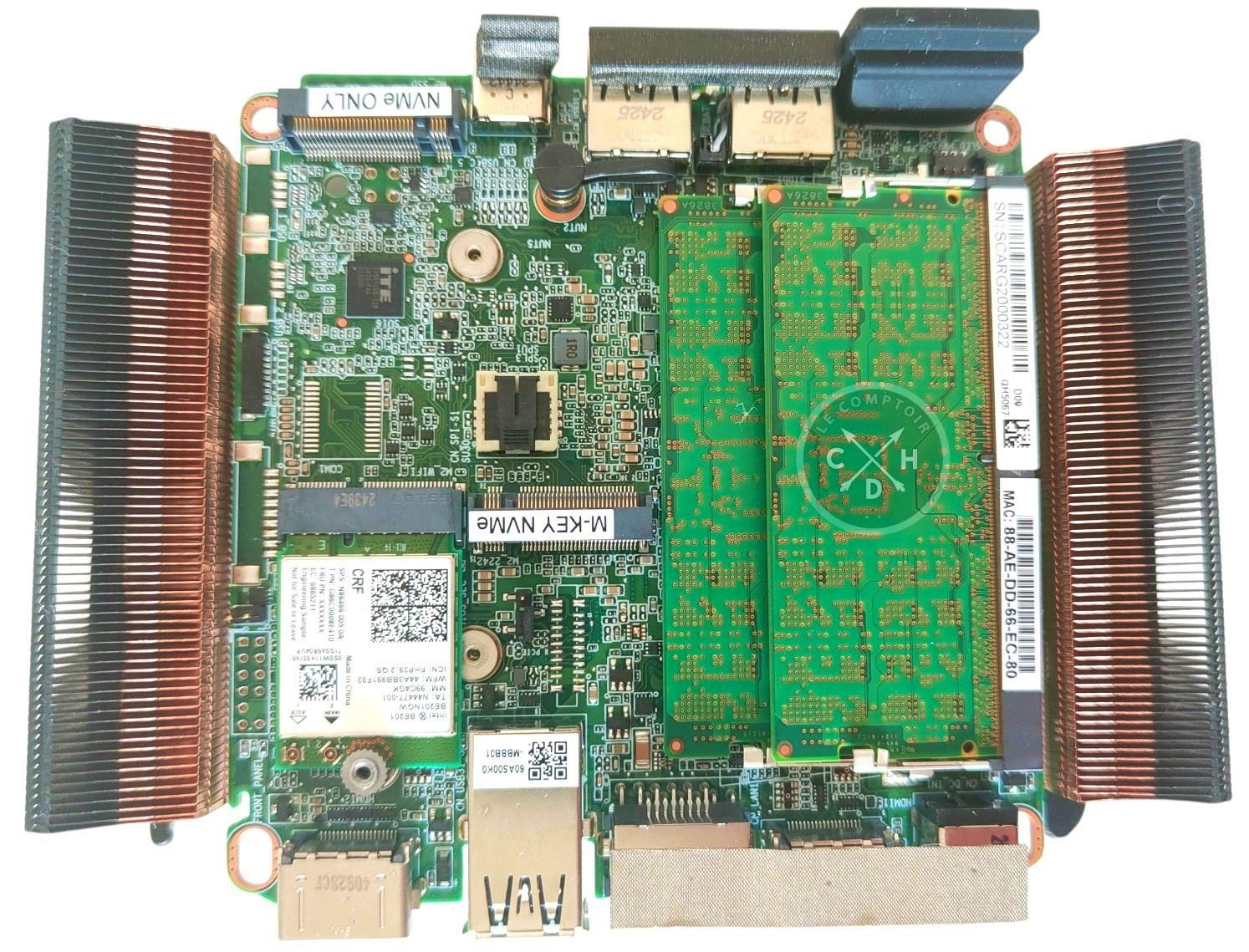 La carte mère en détail [cliquer pour agrandir]