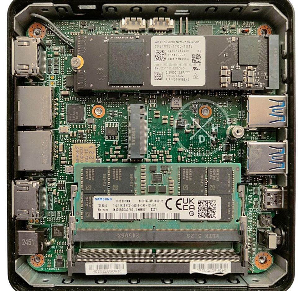 cubi nuc ai 1umg ouvert [cliquer pour agrandir]